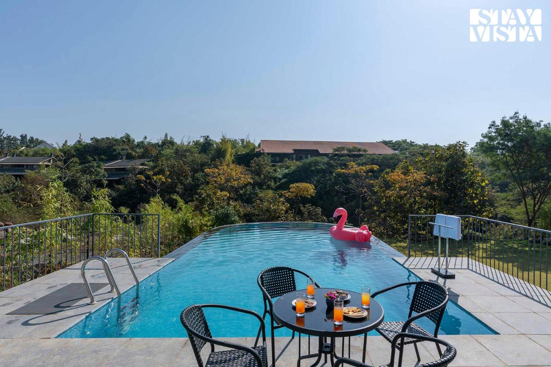 Stayvista'S Celeste Villa - Hill-View Retreat With Infinity Pool Nášik Exteriér fotografie